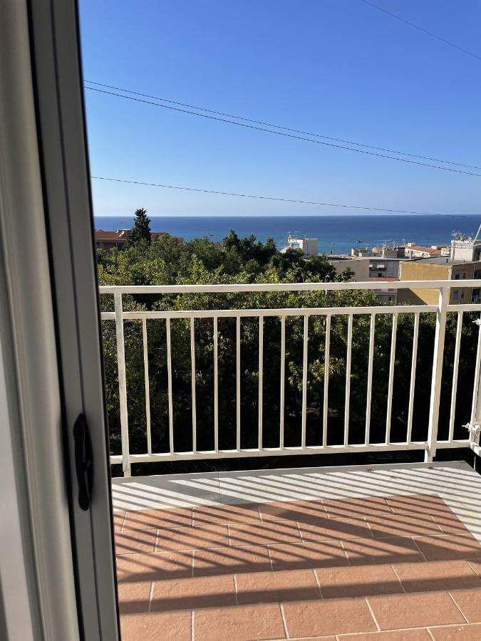 Una Finestra Sul Mare 切法卢 外观 照片